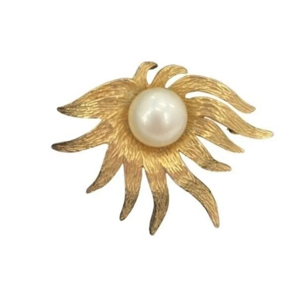 Vintage Tara Gold Starburst Faux Pearl Signed Brooch